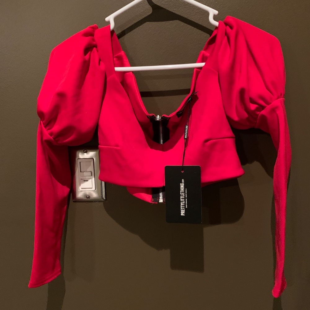 Pretty Little Thing crop top